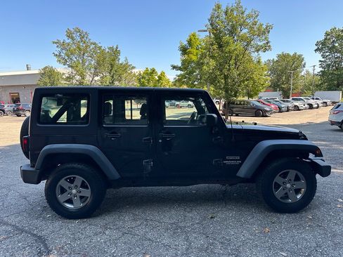 Used 2012 Jeep Wrangler Unlimited Sport w/ PWR Convenience Group AWD/4WD image 6
