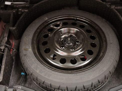 Used 2020 Ford Escape Titanium image 40