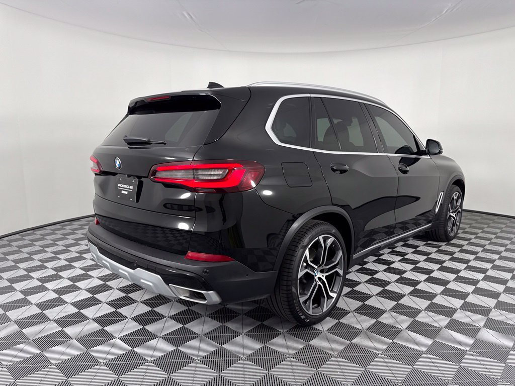 Used 2022 BMW X5 xDrive40i w/ Parking Assistance Package AWD/4WD image 9
