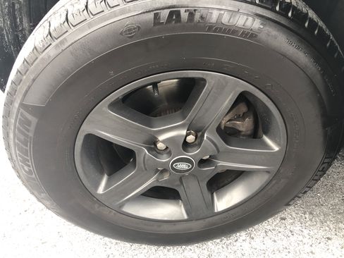 Used 2023 Land Rover Defender 110 S image 35