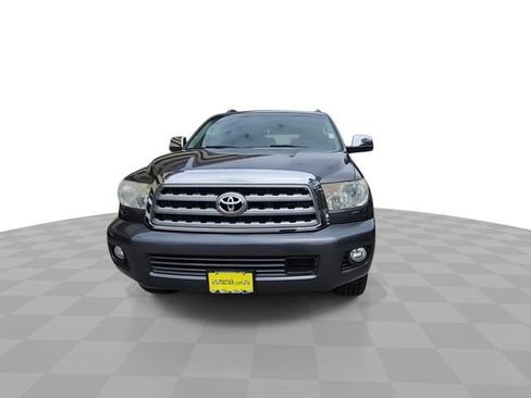 Used 2015 Toyota Sequoia Platinum RWD image 3