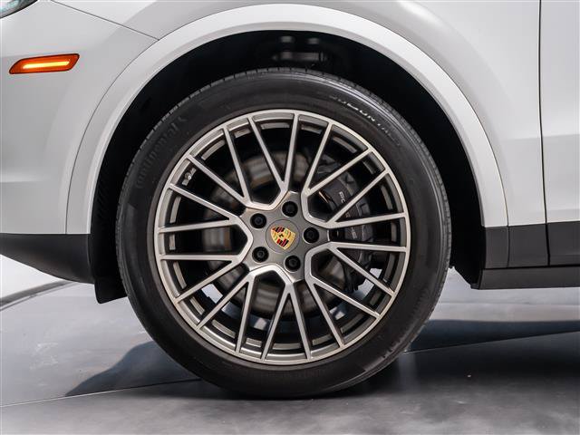 Used 2022 Porsche Cayenne Platinum Edition AWD/4WD image 16