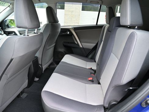 Used 2015 Toyota RAV4 XLE AWD/4WD image 16