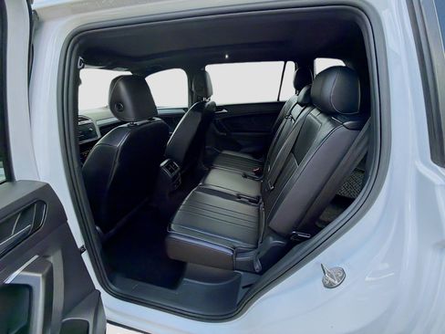 Used 2024 Volkswagen Tiguan SE R-Line FWD image 23