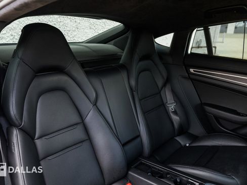 Used 2020 Porsche Panamera GTS AWD/4WD image 32
