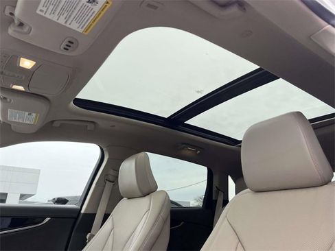 Used 2023 Lincoln Nautilus Reserve image 9