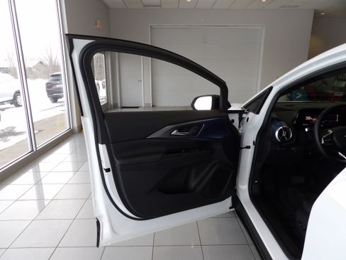 Used 2024 Chevrolet Equinox EV LT w/ LPO, Trailering Package image 8