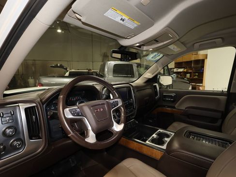 Used 2018 GMC Sierra 1500 SLT w/ SLT Premium Package AWD/4WD image 8