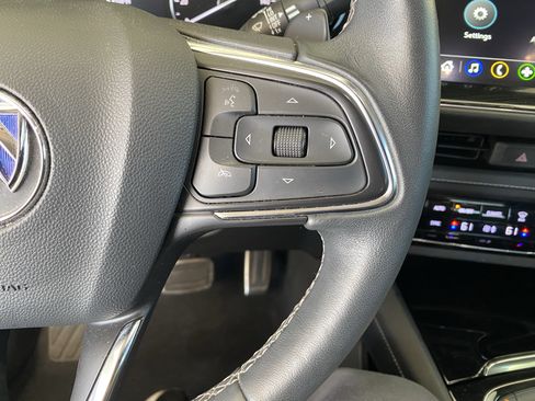 Used 2023 Buick Envision Preferred FWD image 7