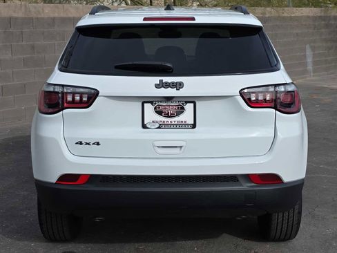 New 2026 Jeep Compass Latitude image 10