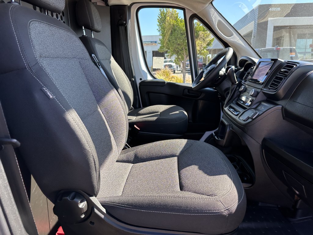 Used 2025 RAM ProMaster 2500 w/ U-Haul Equipment Group FWD image 17