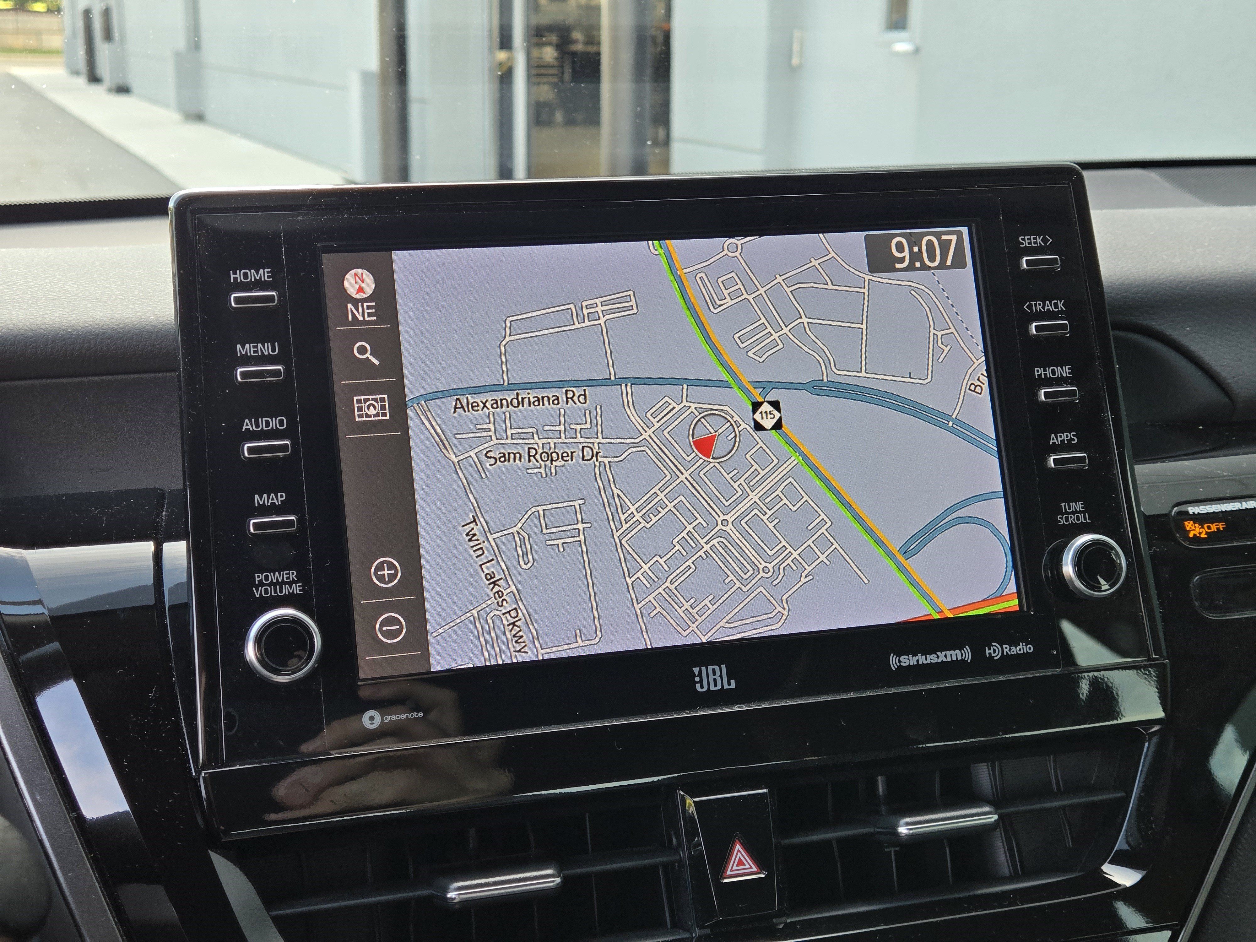 Used 2023 Toyota Camry XLE w/ Navigation Package FWD image 18