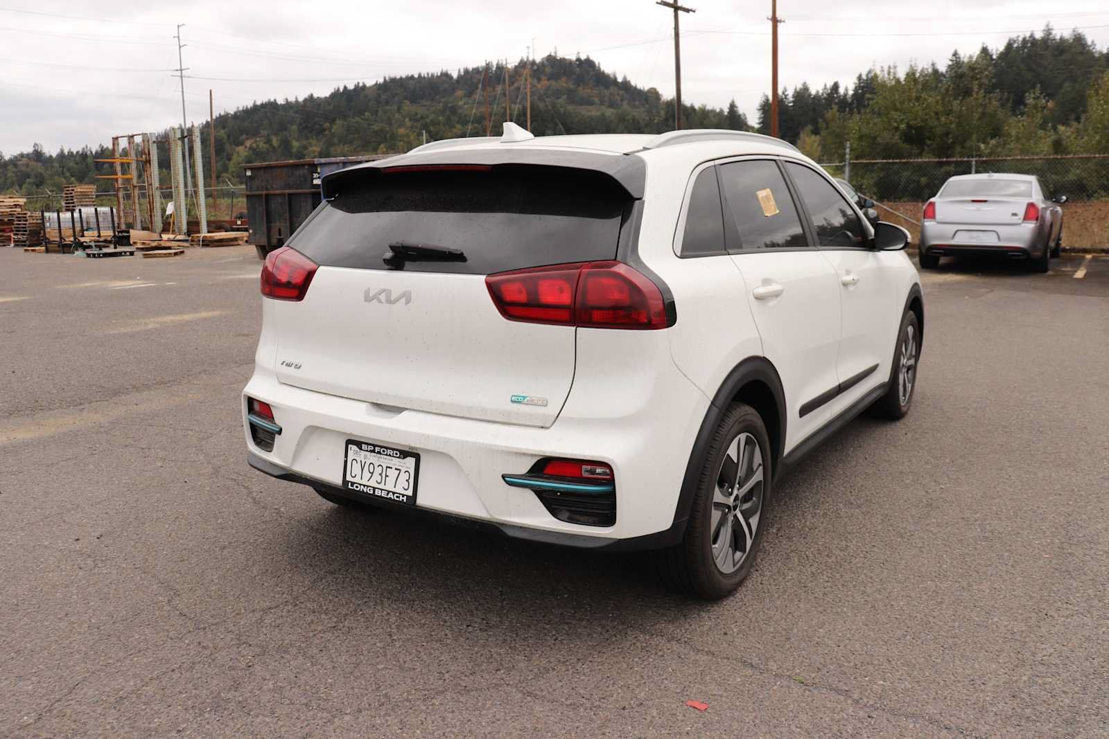 Used 2022 Kia Niro EX w/ Cold Weather Package FWD image 5