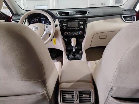 Used 2015 Nissan Rogue S FWD image 70