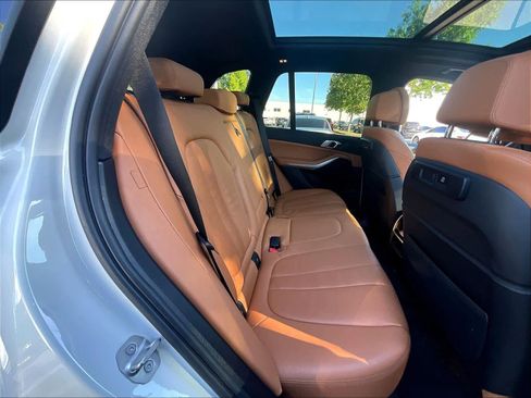 Used 2022 BMW X5 xDrive40i w/ M Sport Package image 28
