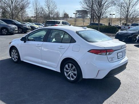 Used 2025 Toyota Corolla LE image 6