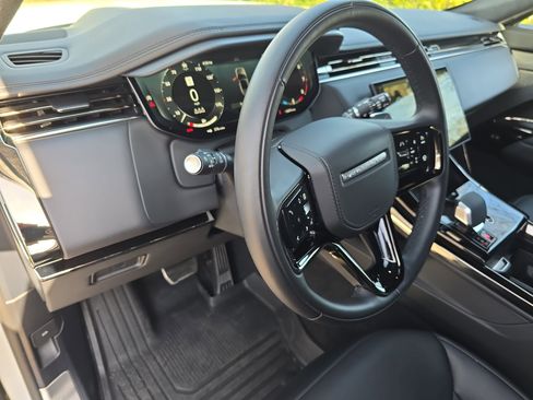 Certified 2025 Land Rover Range Rover Sport Autobiography image 16