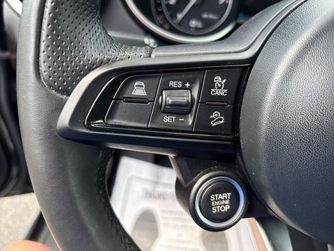 Used 2023 Alfa Romeo Stelvio Ti AWD/4WD image 20