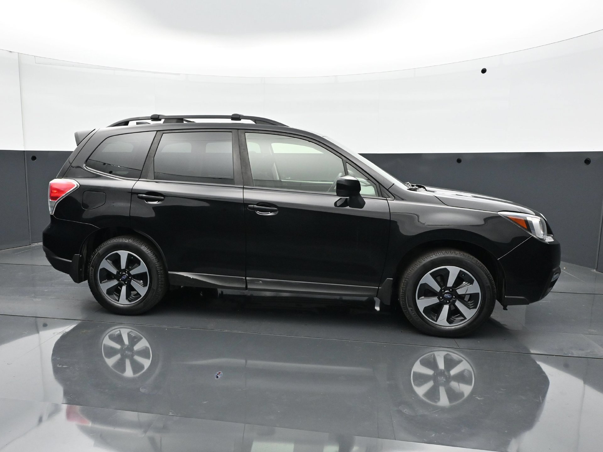 Used 2018 Subaru Forester 2.5i Premium w/ All-Weather Package AWD/4WD image 8