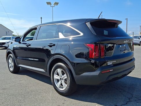 Used 2023 Kia Sorento LX AWD/4WD image 6