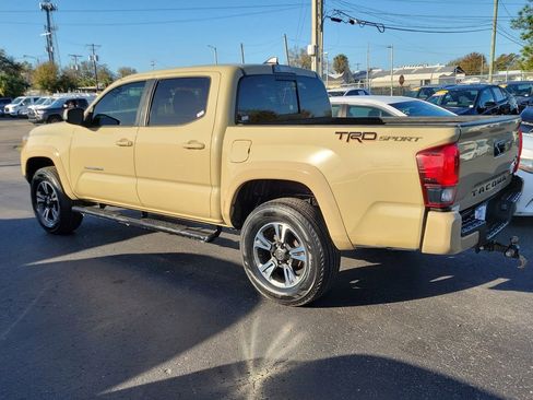 Used 2018 Toyota Tacoma TRD Sport image 4