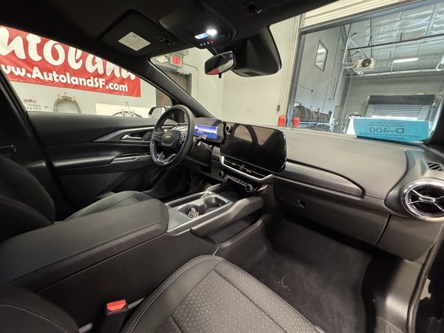 Used 2025 Chevrolet Equinox EV LT FWD image 12