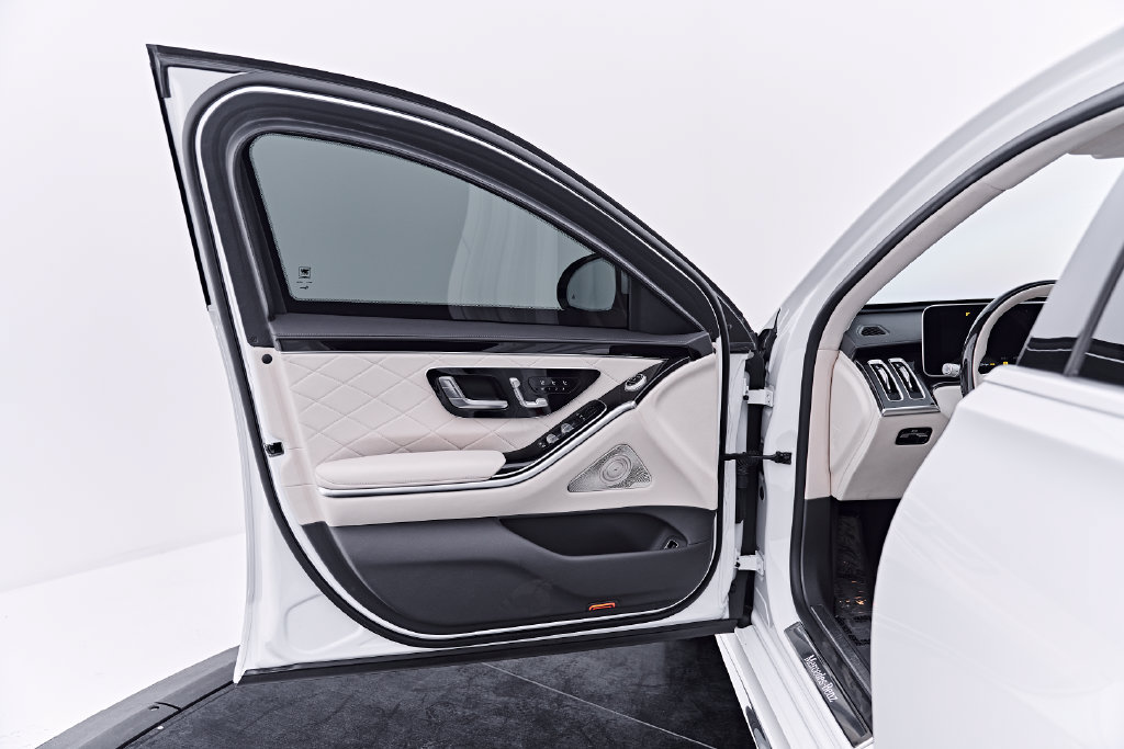 Used 2024 Mercedes-Benz S 580 4MATIC Sedan w/ AMG Line image 27