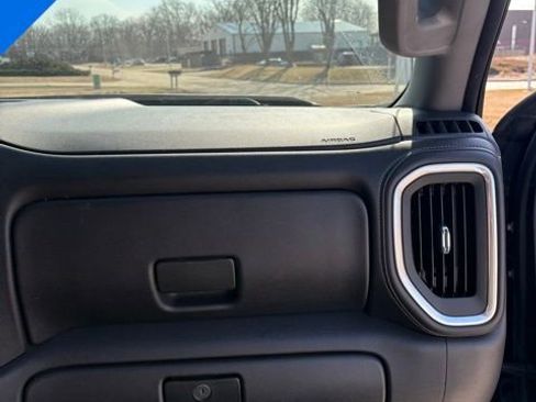 Used 2020 Chevrolet Silverado 1500 LTZ w/ LTZ Premium Package image 32