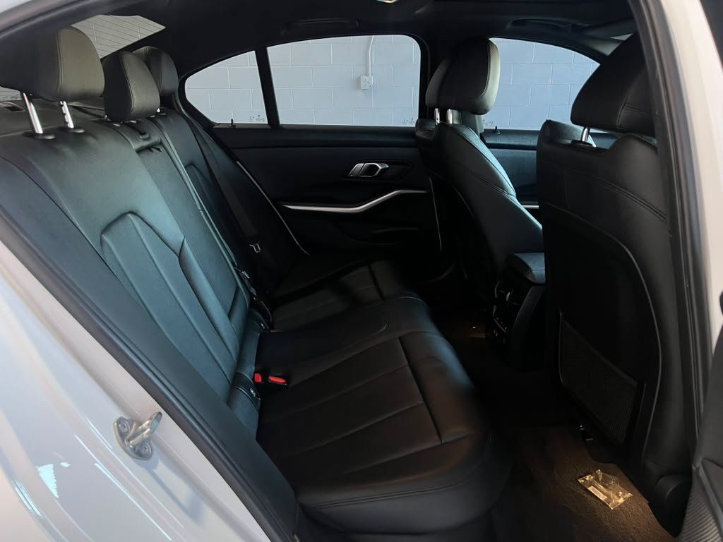 Used 2019 BMW 330i Sedan w/ Convenience Package RWD image 11