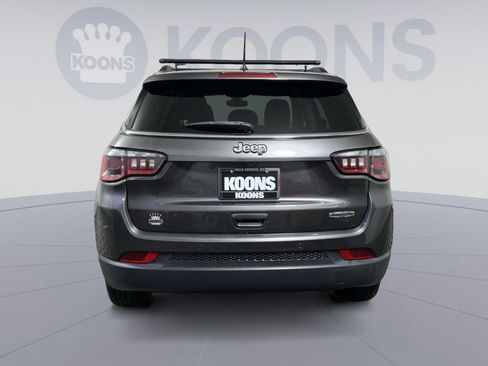 Used 2018 Jeep Compass Latitude w/ Safe & Security Group image 4