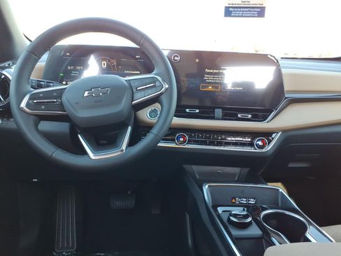 New 2026 Chevrolet Equinox ACTIV w/ Convenience Package III image 13