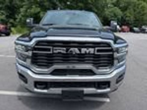 Used 2025 RAM 2500 Big Horn AWD/4WD image 4