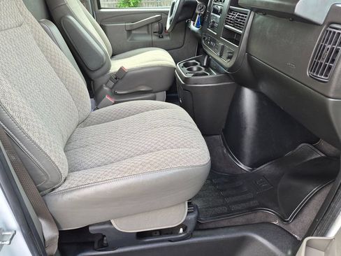 Used 2024 Chevrolet Express 3500 LT w/ LT Preferred Equipment Group RWD image 22