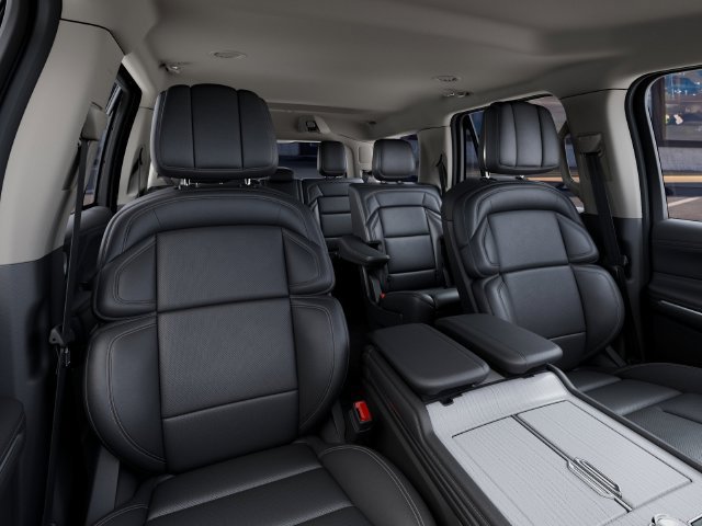 New 2027 Lincoln Navigator Premiere AWD/4WD image 11