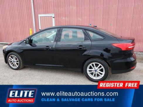 Used 2018 Ford Focus SE w/ SE Winter Package image 4