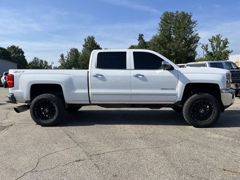Used 2015 Chevrolet Silverado 2500 LTZ w/ Duramax Plus Package AWD/4WD image 5