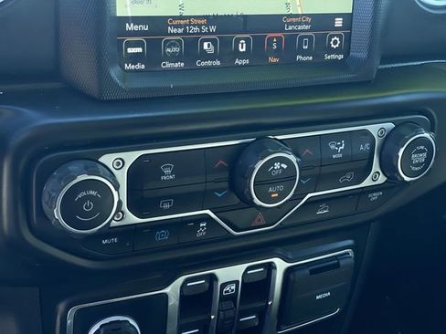 Used 2021 Jeep Wrangler Unlimited Sahara image 15