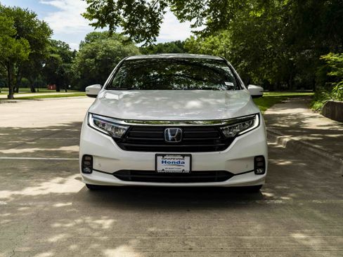 Used 2023 Honda Odyssey Touring image 3