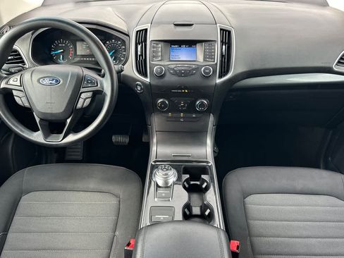 Used 2019 Ford Edge SE w/ Cargo Accessory Package FWD image 3