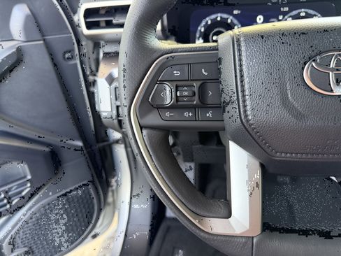 Certified 2025 Toyota 4Runner TRD Off-Road Premium image 15