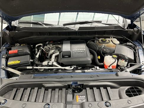 Certified 2024 Chevrolet Silverado 1500 High Country w/ Technology Package image 32