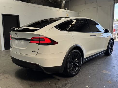 Used 2016 Tesla Model X 90D image 4