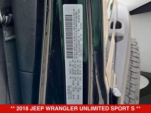 Used 2018 Jeep Wrangler Unlimited Sport S AWD/4WD image 36