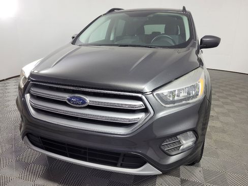 Used 2018 Ford Escape SE w/ SE Sync 3 Package FWD image 15