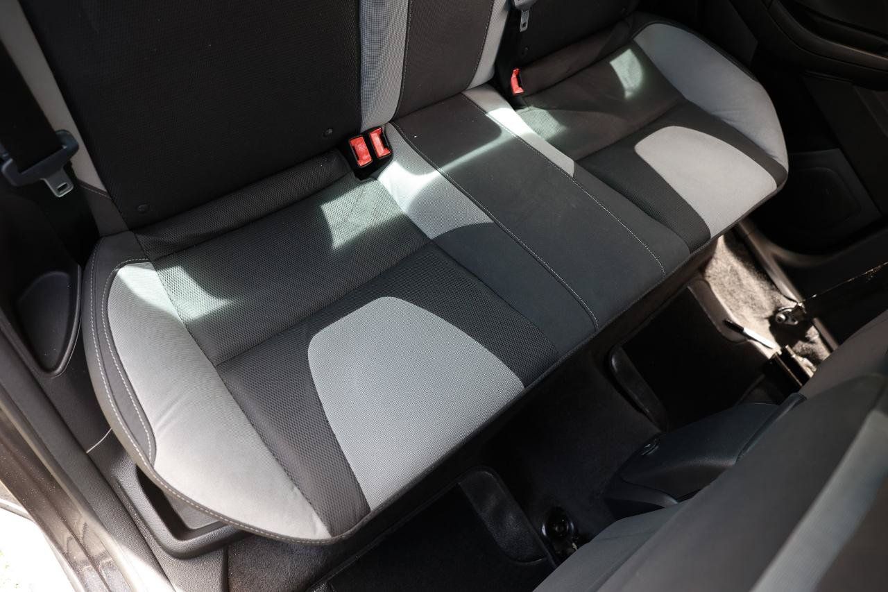 Used 2012 Ford Focus SE FWD image 12