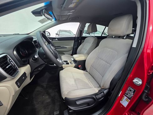 Used 2021 Kia Sportage LX AWD/4WD image 11