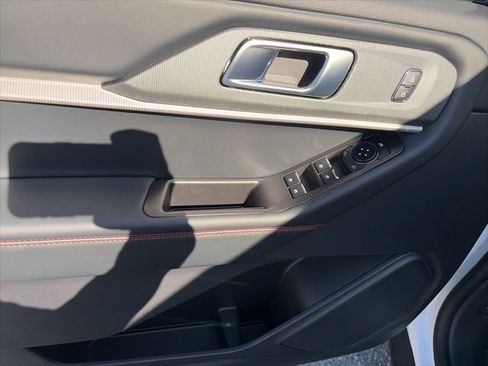 New 2026 Ford Explorer ST-Line RWD image 17