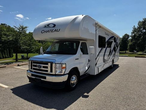 Used 2022 Ford E-450 and Econoline 450 Super Duty w/ Motorhome Prep Package RWD image 3