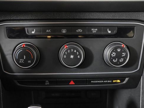 Certified 2023 Volkswagen Atlas SE image 30