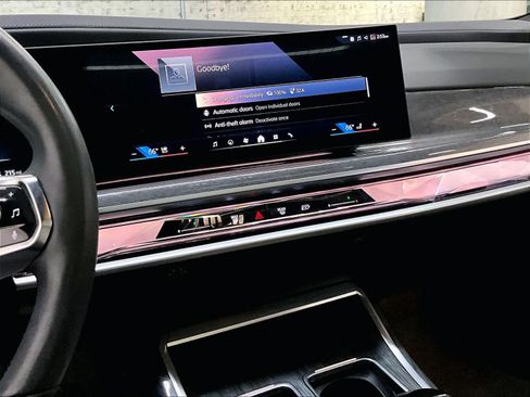 Used 2023 BMW i7 xDrive60 w/ Executive Package 2 AWD/4WD image 9